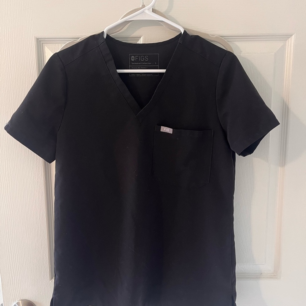 Figs Men's Black V-Neck Short Sleeve Tee